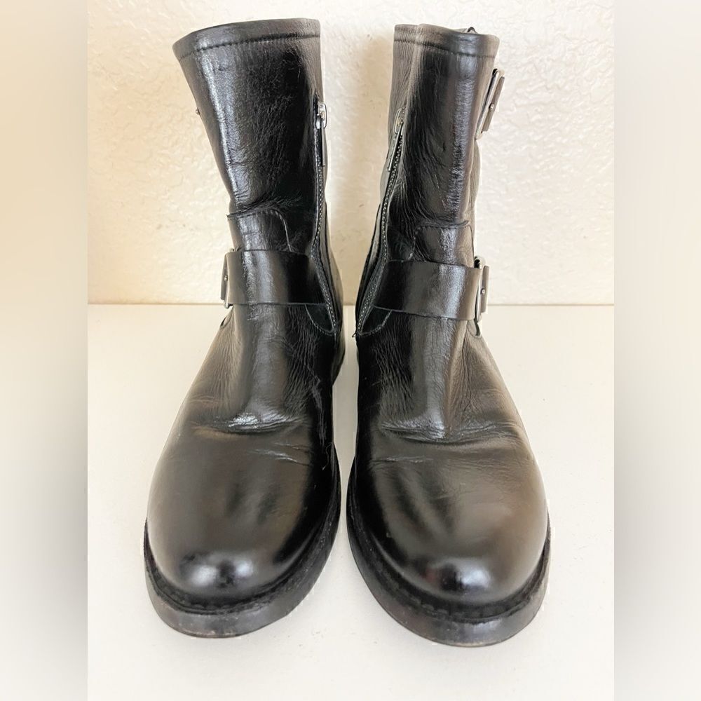 Frye Vicky Engineer Ankle Bootie. 7.5 - Picture 11 of 13